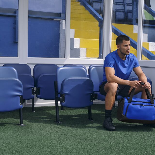 QS277 Pro Team Locker Bag - Royal-Black (Lifestyle shot)